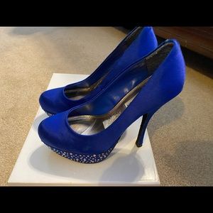 Y2k Steve Madden blue satin pumps size 6.5